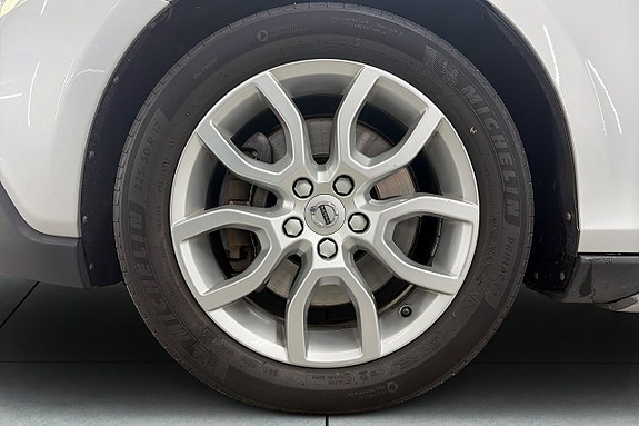 Volvo V40 Cross Country 9 of 22