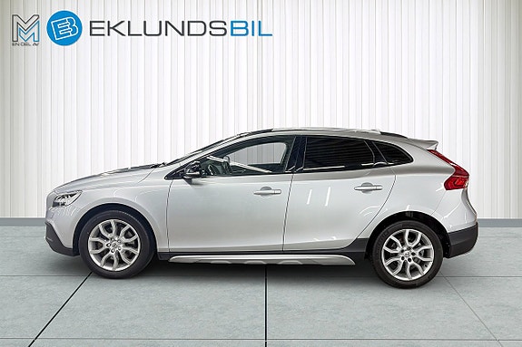 Volvo V40 Cross Country 3 of 22