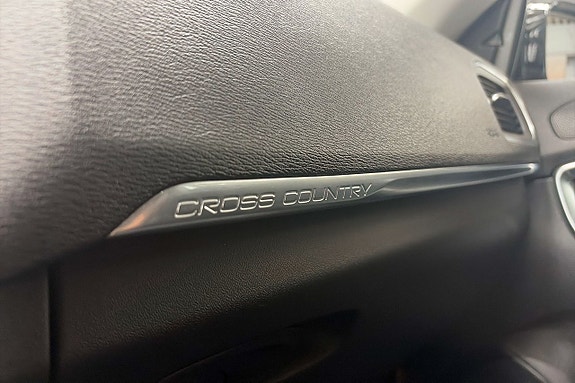 Volvo V40 Cross Country 20 of 22