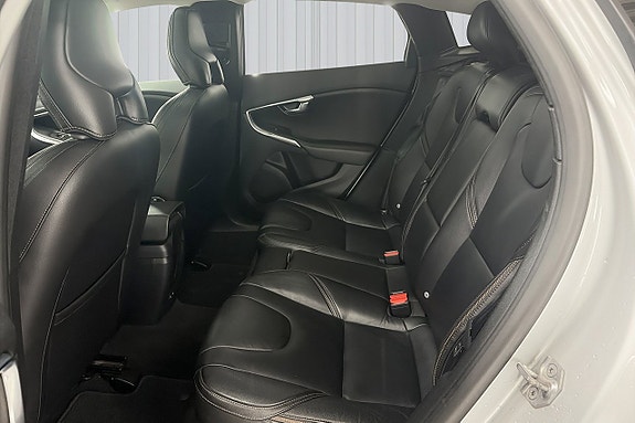 Volvo V40 Cross Country 19 of 22