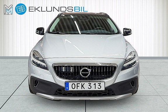 Volvo V40 Cross Country 8 of 22