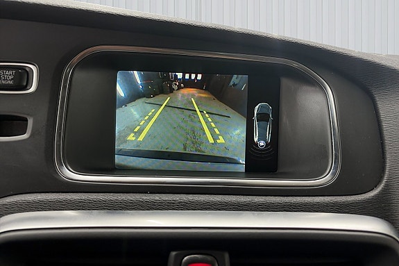 Volvo V40 Cross Country 12 of 22
