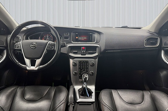 Volvo V40 Cross Country 10 of 22