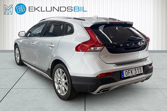 Volvo V40 Cross Country 4 of 22