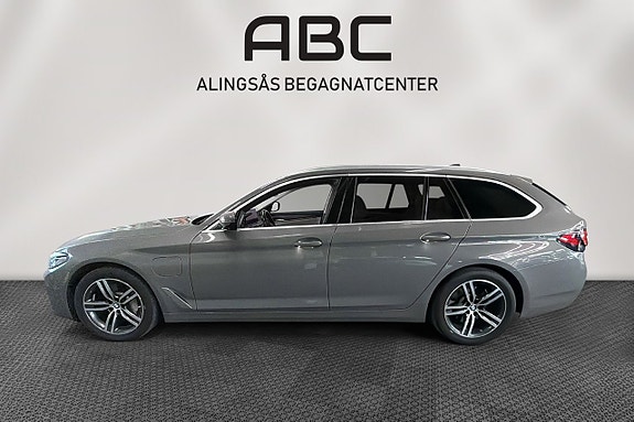 BMW 530e 2 of 5