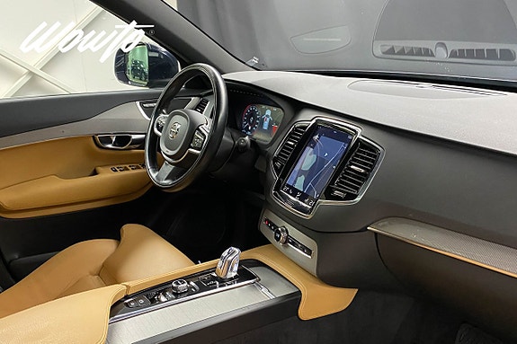 Volvo XC90 16 of 24