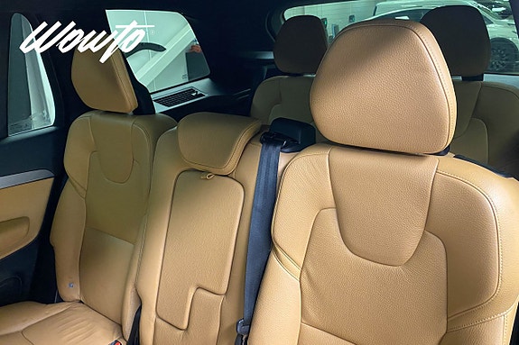 Volvo XC90 13 of 24