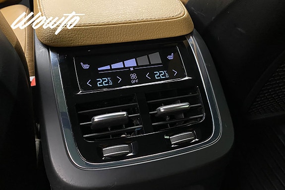 Volvo XC90 14 of 24