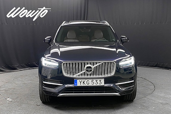 Volvo XC90 2 of 5