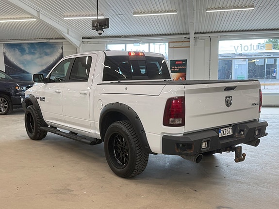 Dodge RAM 1500 2 of 5