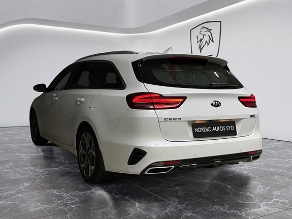Kia Ceed 3 of 5