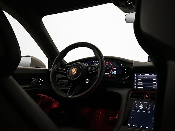 Porsche Taycan 29 of 30