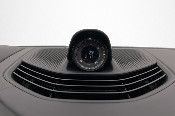 Porsche Taycan 18 of 30