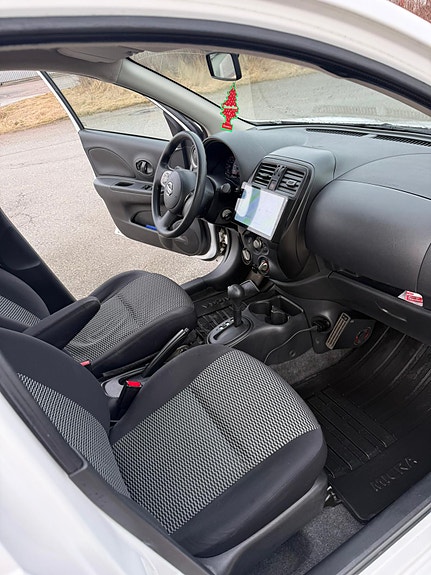 Nissan Micra 4 of 6
