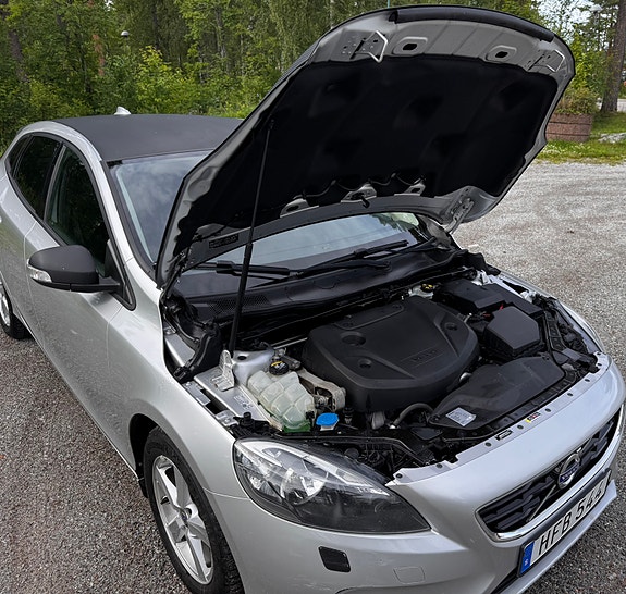 Volvo V40 4 of 5