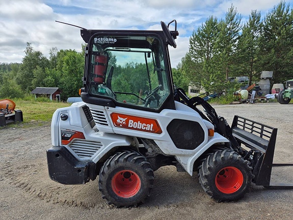 Bobcat L28 2021 Komplett paket med redskap Teleskop 6 of 12