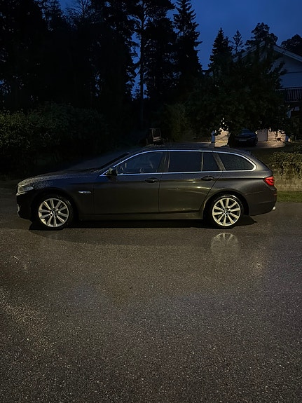 BMW 520d 3 of 16