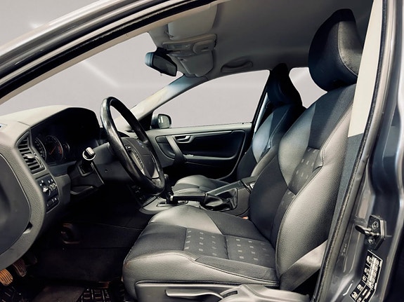 Volvo V70 12 of 21