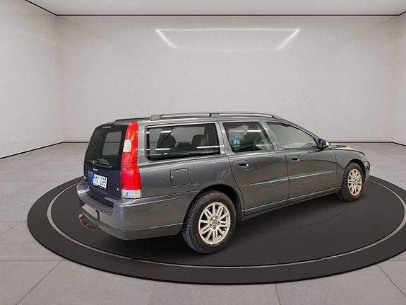 Volvo V70 10 of 21