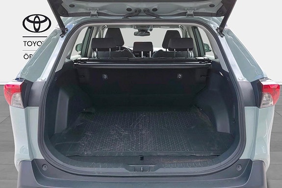 Toyota RAV4 11 of 11