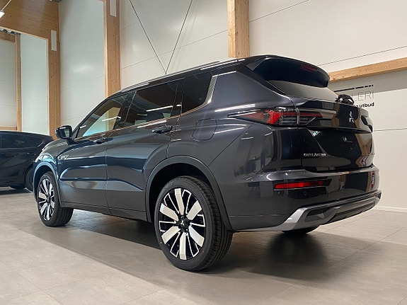 Mitsubishi Outlander 4 of 15