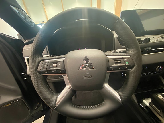 Mitsubishi Outlander 8 of 15