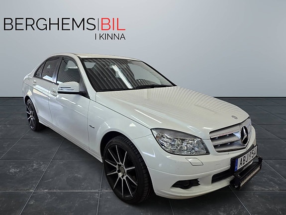 Mercedes-Benz C180 2 of 5