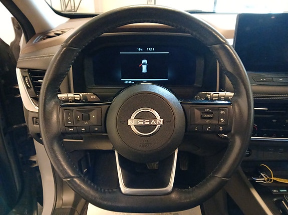 Nissan X-Trail 11 of 14