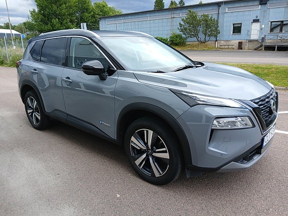 Nissan X-Trail 3 of 5