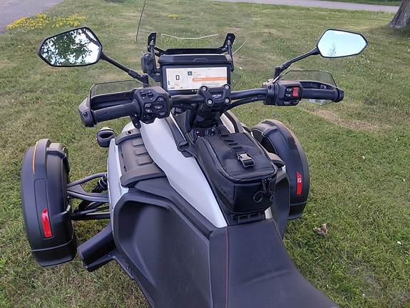 Can-Am Canyon XT 3 of 7