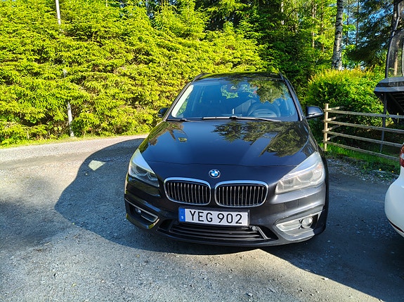 BMW 220d 2 of 8