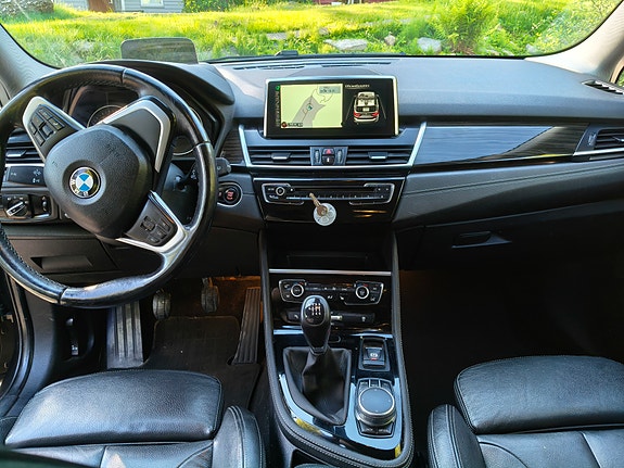BMW 220d 3 of 8