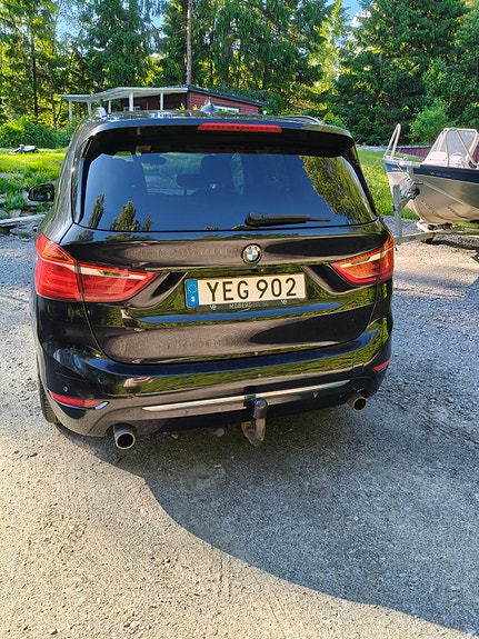 BMW 220d 4 of 8