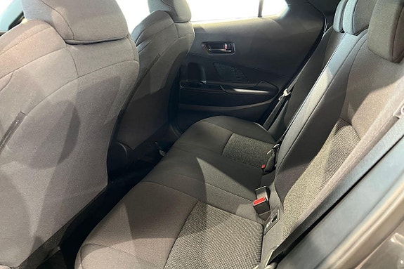 Toyota C-HR 13 of 21