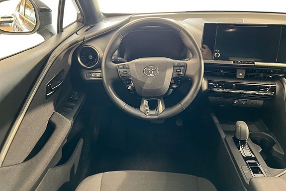 Toyota C-HR 11 of 21