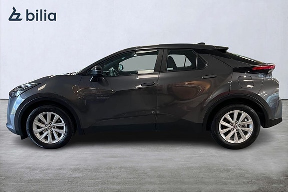 Toyota C-HR 3 of 21