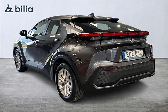 Toyota C-HR 2 of 21
