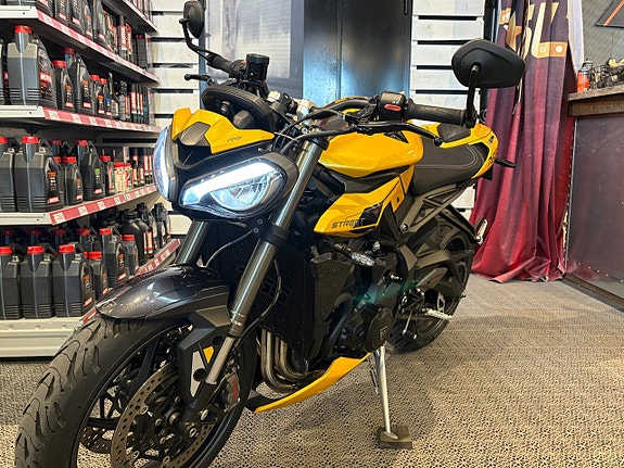 Triumph STREET TRIPLE 765 RS 9 of 16