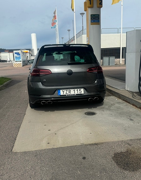 Volkswagen Golf VII 3 of 6
