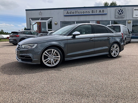 Audi S3 4 of 5