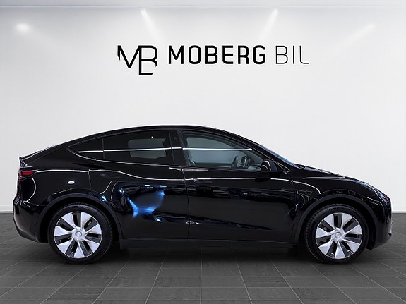 Tesla Model Y 5 of 5