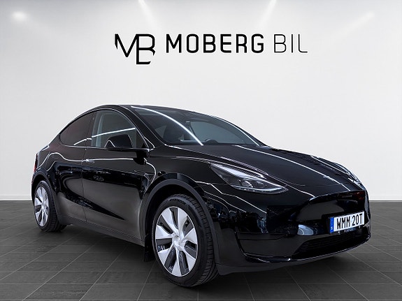 Tesla Model Y 4 of 5