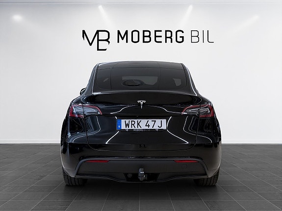 Tesla Model Y 6 of 18