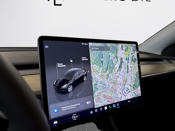 Tesla Model Y 12 of 18