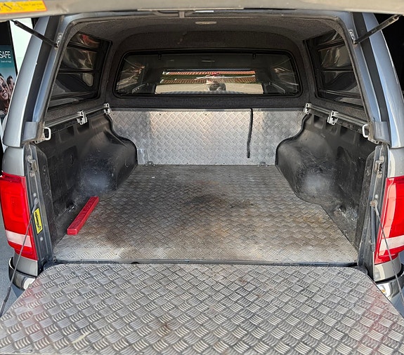Volkswagen Amarok 11 of 12