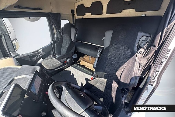 Mercedes-Benz Actros V 1836 L Sov Hytt + 5 säten 15 of 15