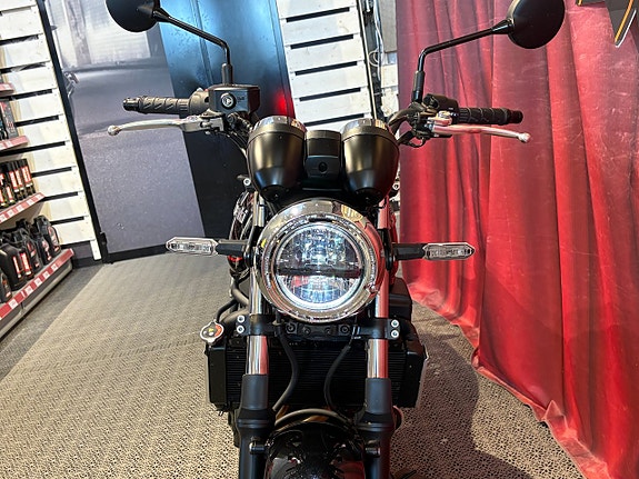 Kawasaki Z650RS 3 of 5