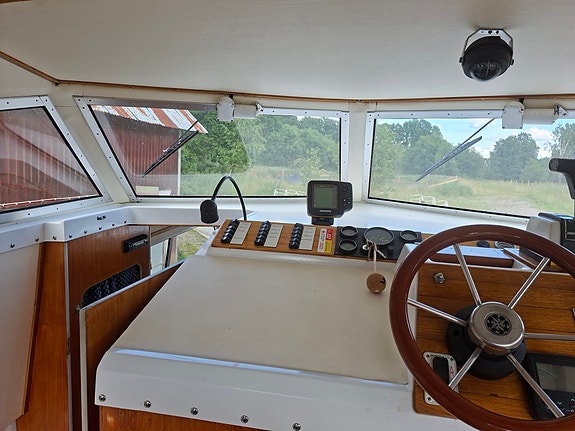 Fjord Consul 26 V8 7 of 17