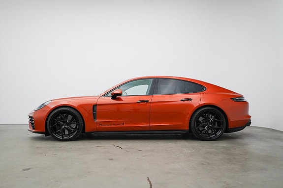 Porsche Panamera Turbo S 3 of 5