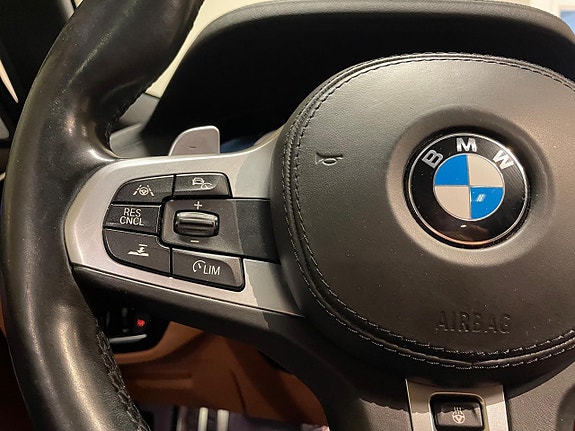BMW M550i 9 of 29